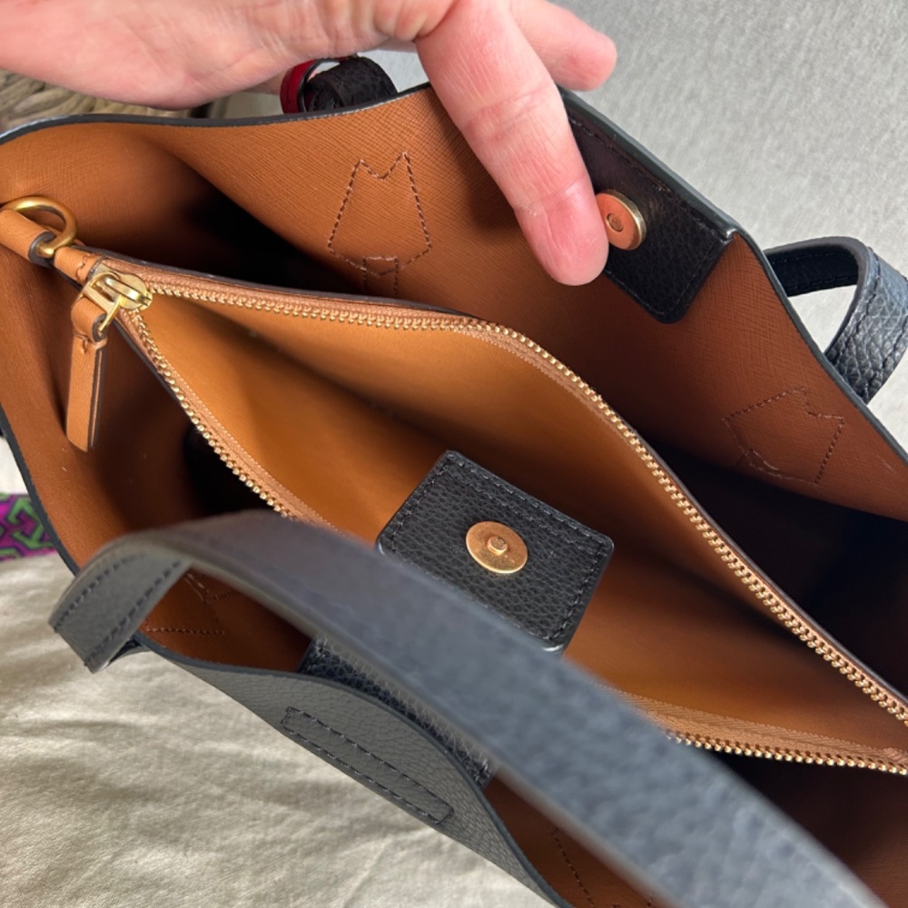SMALL PERRY TRIPLE-COMPARTMENT TOTE BAG - Picture 2 of 7